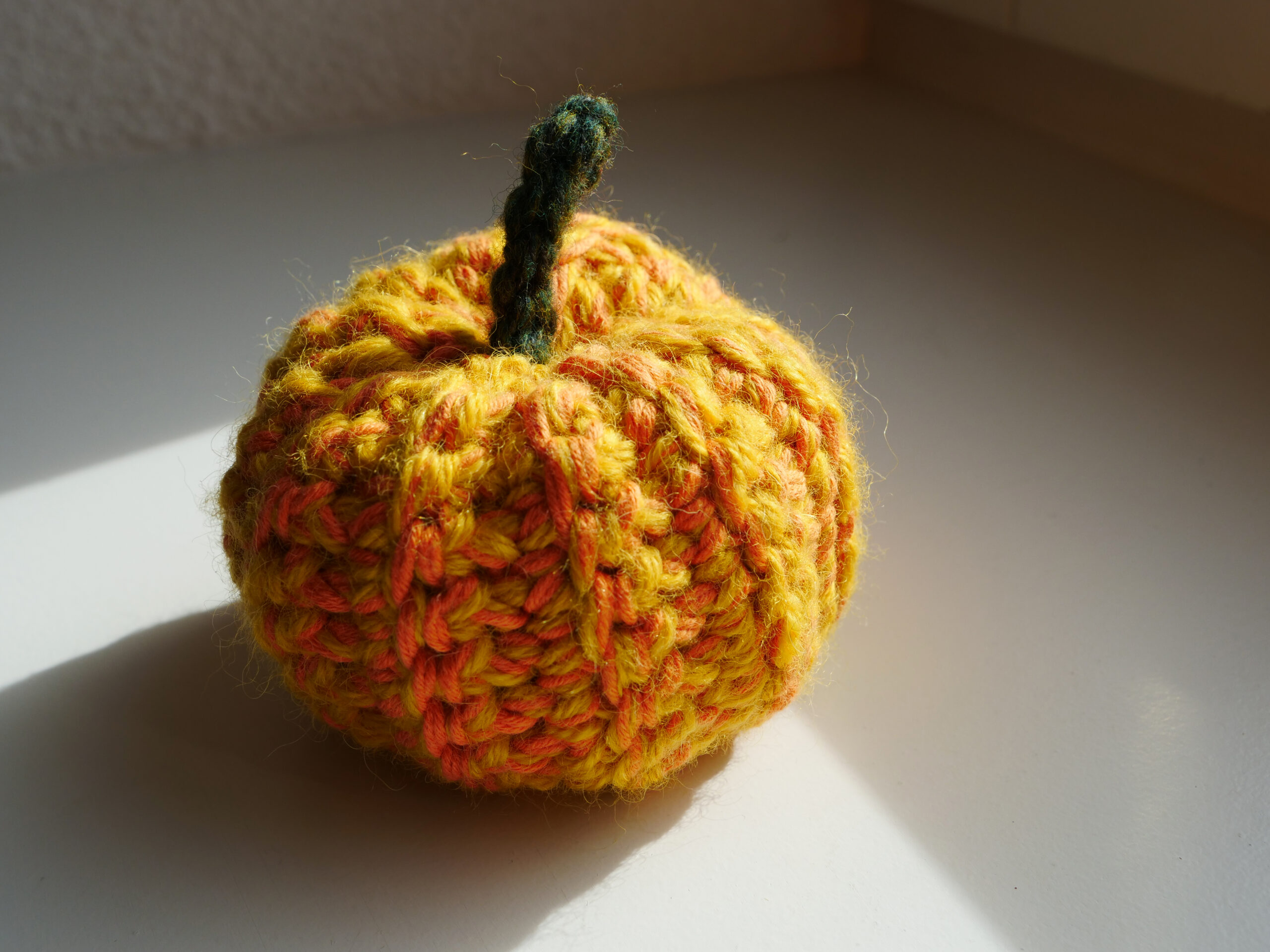 Kostenlose Häkelanleitung – Einfacher Häkelkürbis