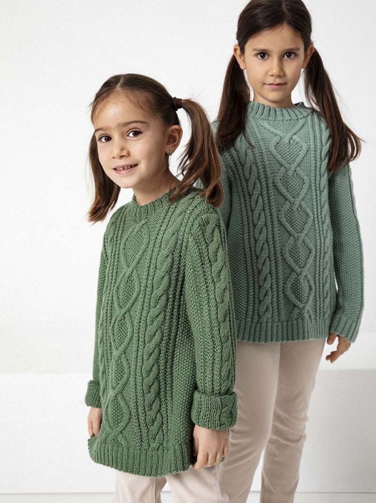 Strickpullover für Kinder mit Zopfmuster