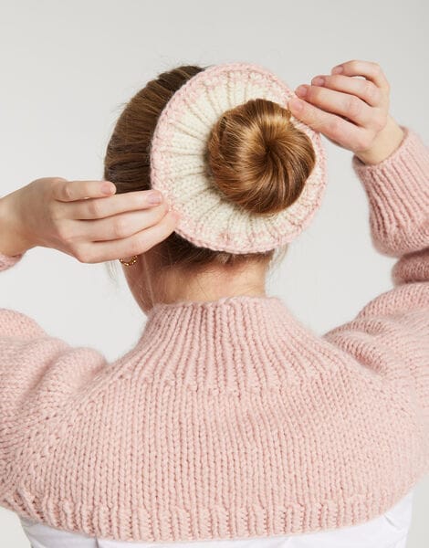 Ballet-Scrunchie_AM_Ivory-White_Cameo-Rose_06_INDEX (1)