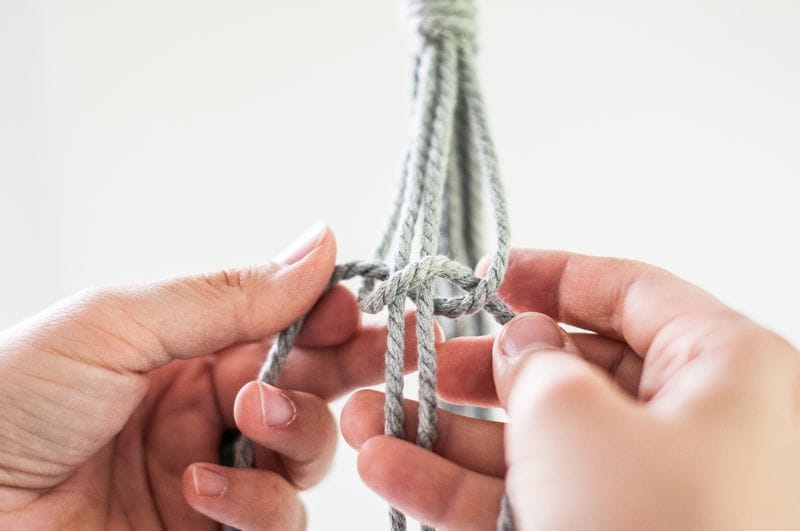 Makramee-Blumemenampel-Kreuzknoten_03