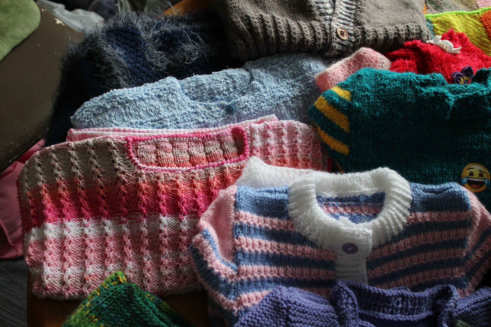 Ein Detail aus den Handarbeiten der freiwilligen Strickgruppe.